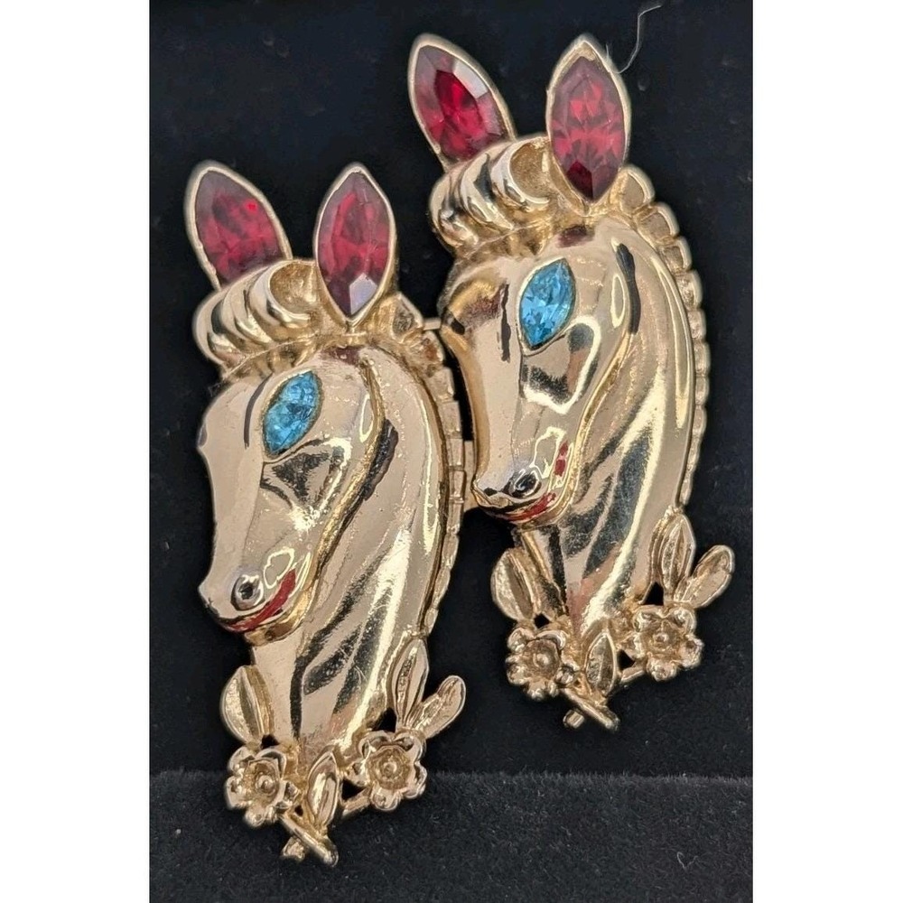 Coro Duette Horse Head Brooch Dress Clips Gold Tone Ruby Red Blue1940s Rare - Picture 2 of 14
